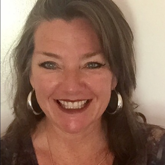 Meet your Posher, Cora - Picture 1 of 1