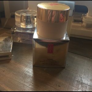 Elizabeth Arden , lift and firm makeup