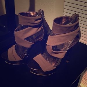 Promise Shoes Size 10