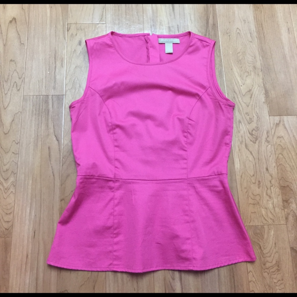 Beautiful sleeveless peplum top!