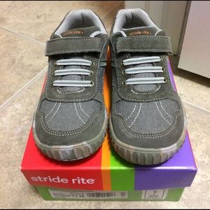 New SRT Stride Rite Boys shoes
