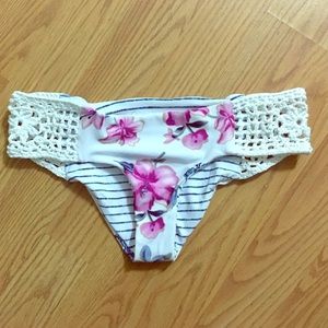 Frankie's bikini's koa bottoms. Size M