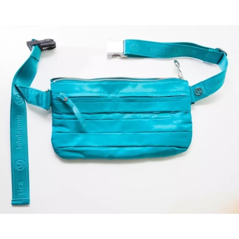 Lululemon Athletica Aqua Blue Fanny Pack Bag EUC