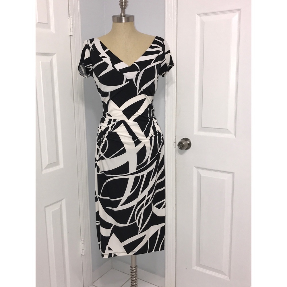 Gently used Size 8 B&W Maggy London Dress