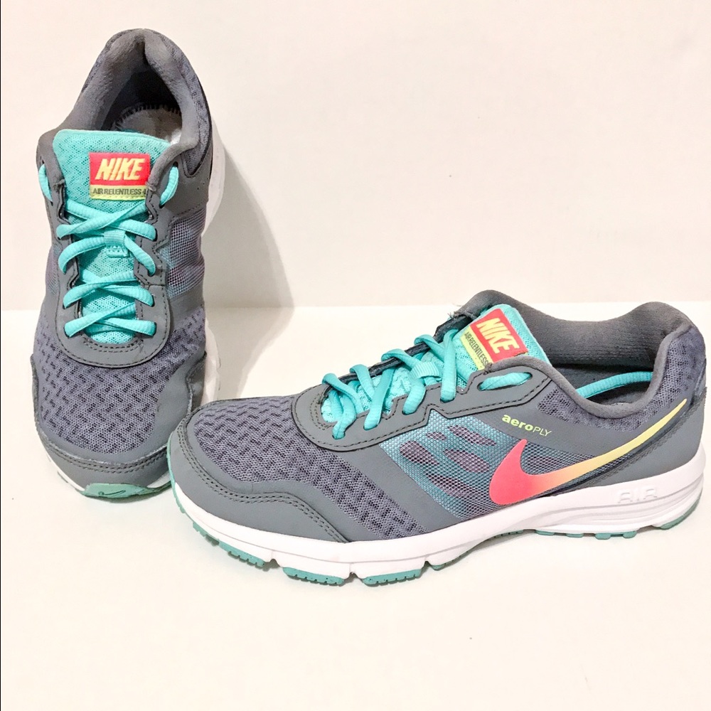 Nike Relentless 4 size 7.5 Women's