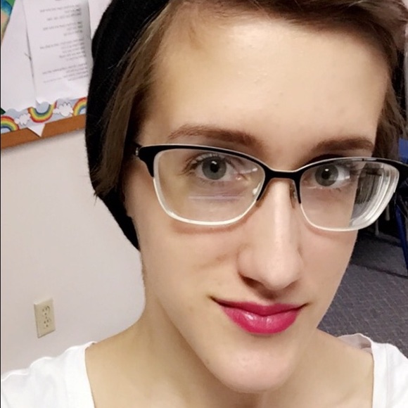 Meet your Posher, Krista - Picture 1 of 1
