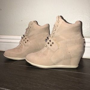 NUDE SNEAKER WEDGES