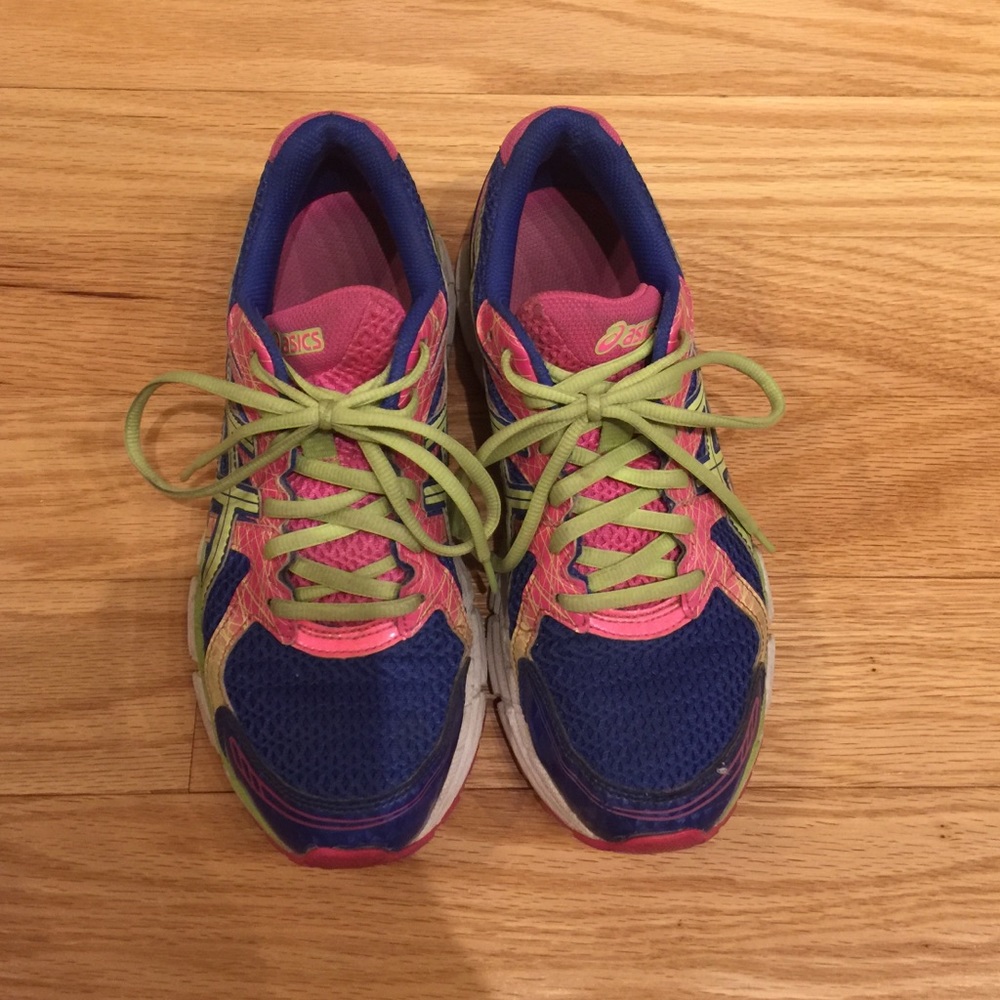 Gym shoes