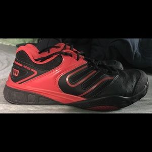 Wilson black and red tennis shoes 9