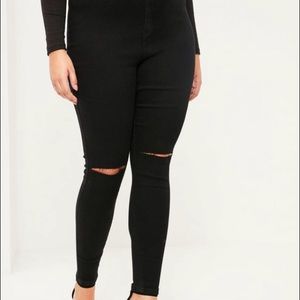 PLUS SIZE RIPPED KNEE SZ 20 MISSGUIDED NWT