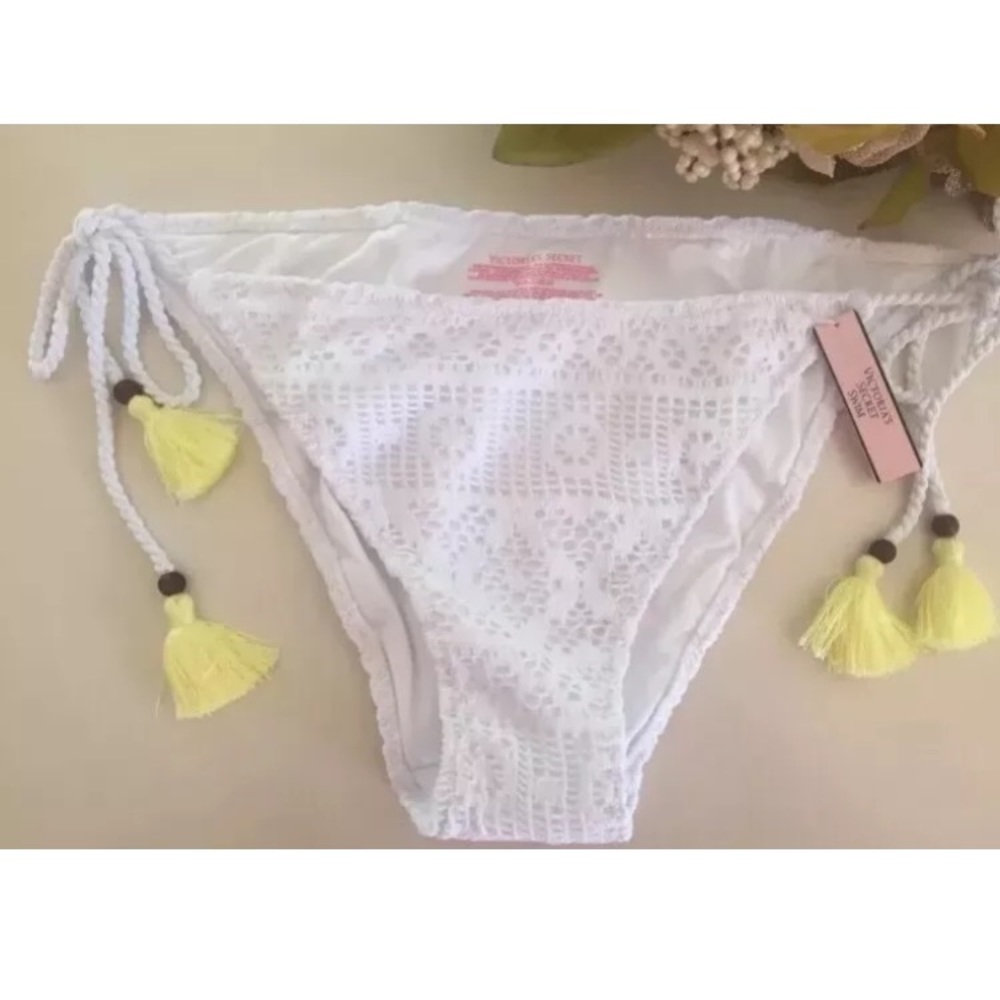 REDUCED Victoria's Secret white bikini swim bottom