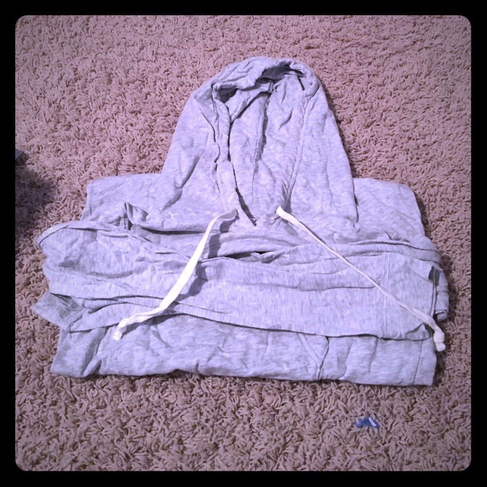 Grey sweatshirt
