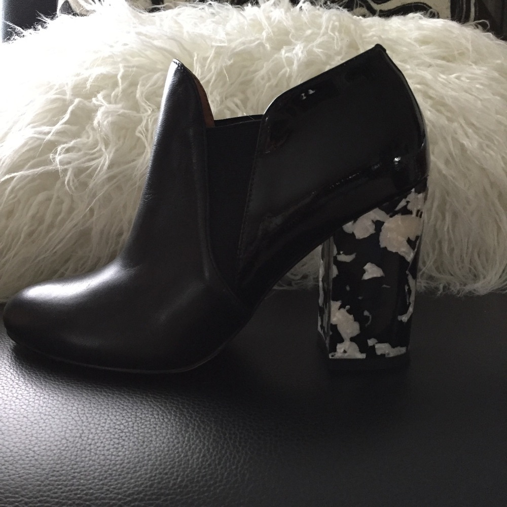 New Kay Unger Women's Leather Bootie