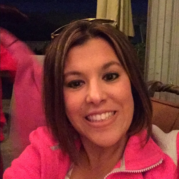 Meet your Posher, Jennifer - Picture 2 of 2