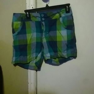 Adorable 100% cotton plaid shorts