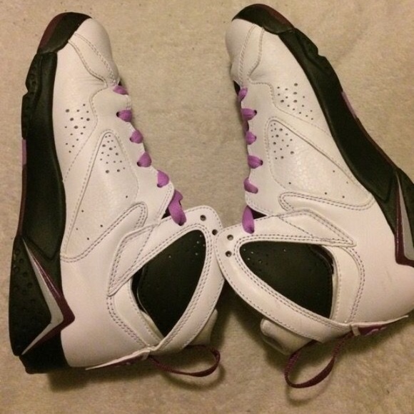 Jordan 7s - Picture 2 of 4