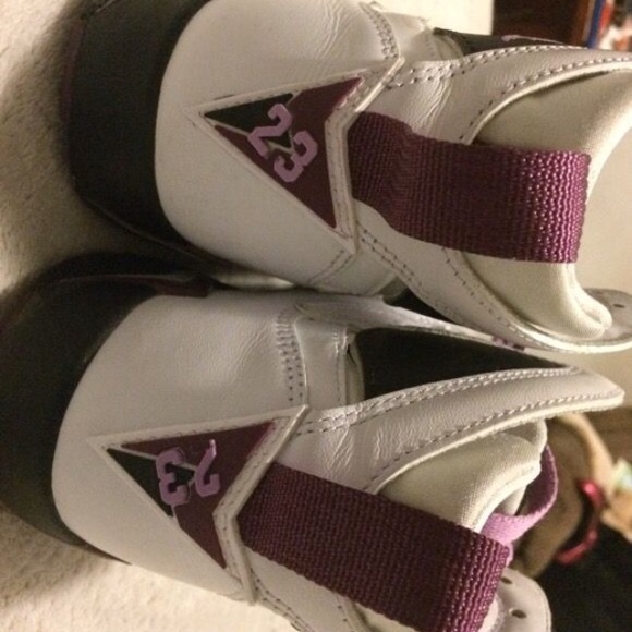 Jordan 7s - Picture 3 of 4