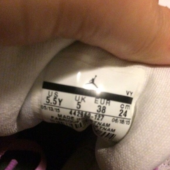 Jordan 7s - Picture 4 of 4