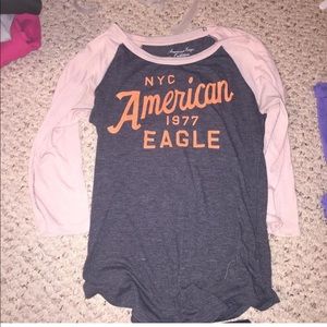 American eagle mid arm shirt