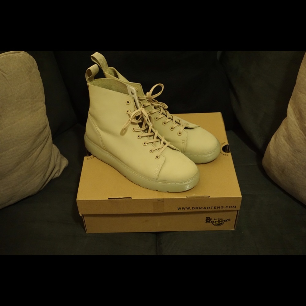 Dr martens talib 8 eye boot (creme)