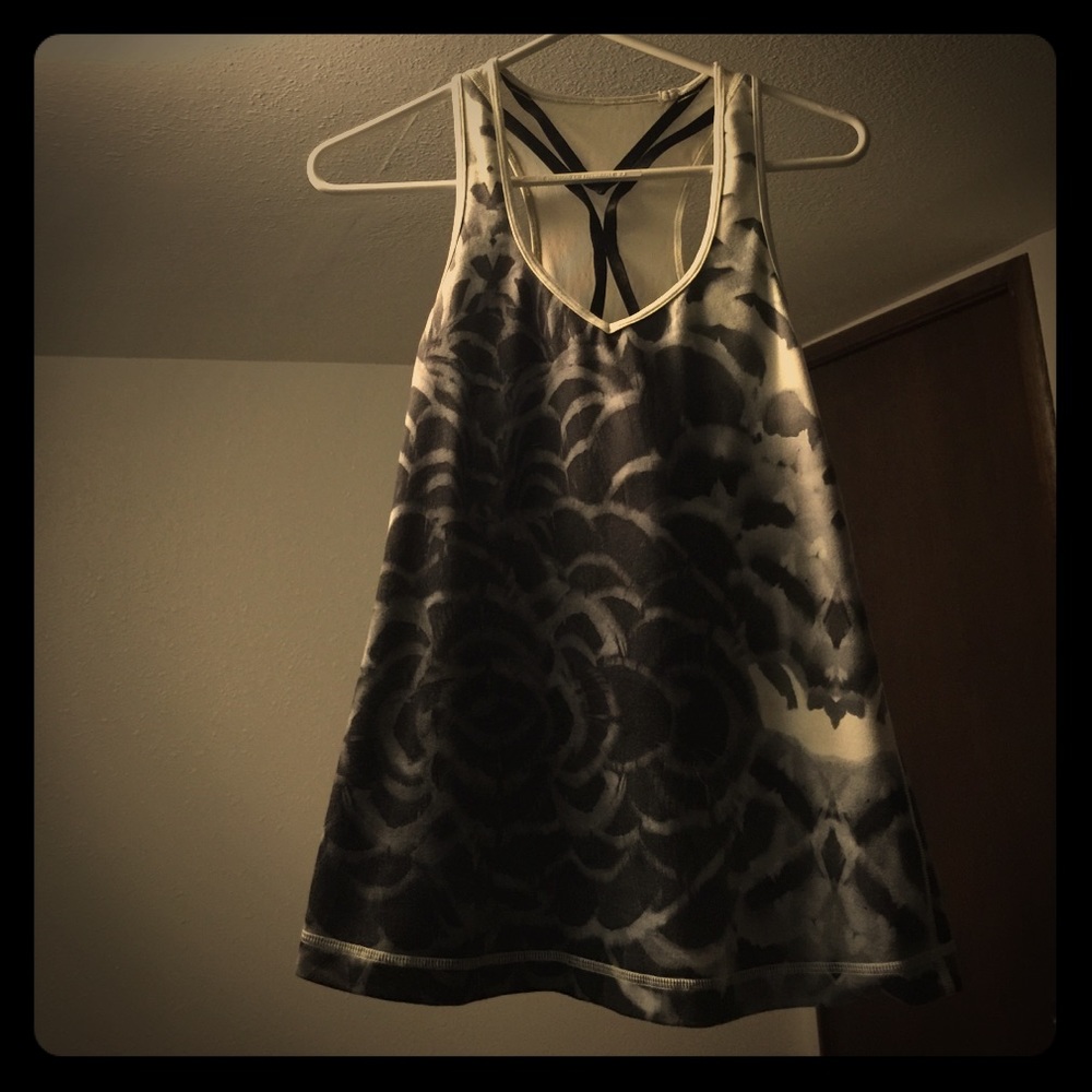 Lululemon tank top