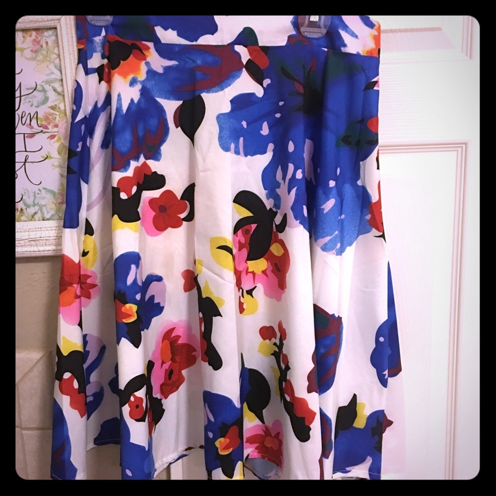 High waisted floral skirt