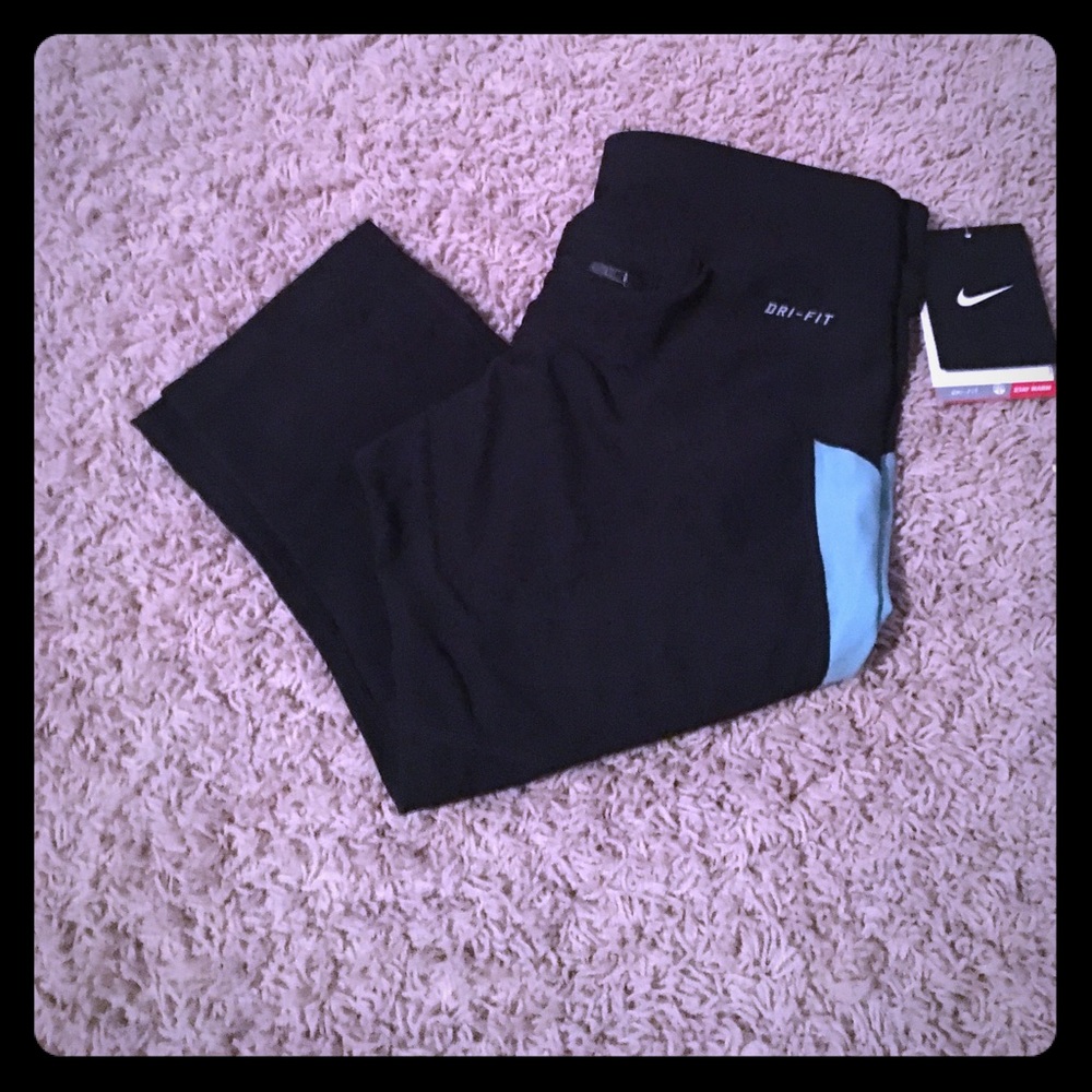 Nike Capri Yoga Pants