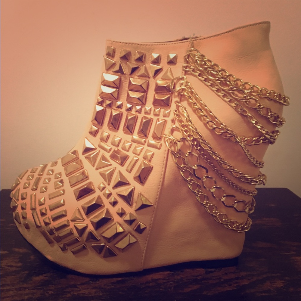 Tan Gold Stud and Chain Wedges