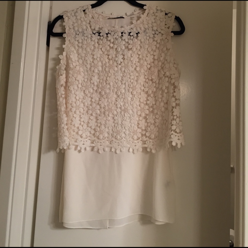 Elite Tahari lace and silk top