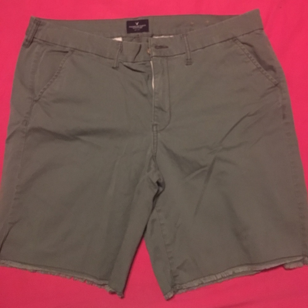 American Eagle | Army Green Bermuda Shorts | 16