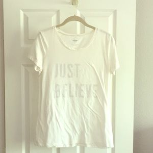 Medium cream graphic T with silver/shiney wording