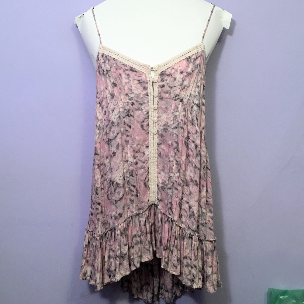 ⛔️SOLD⛔️On Consignment Kimichi Blue print top - Picture 2 of 8