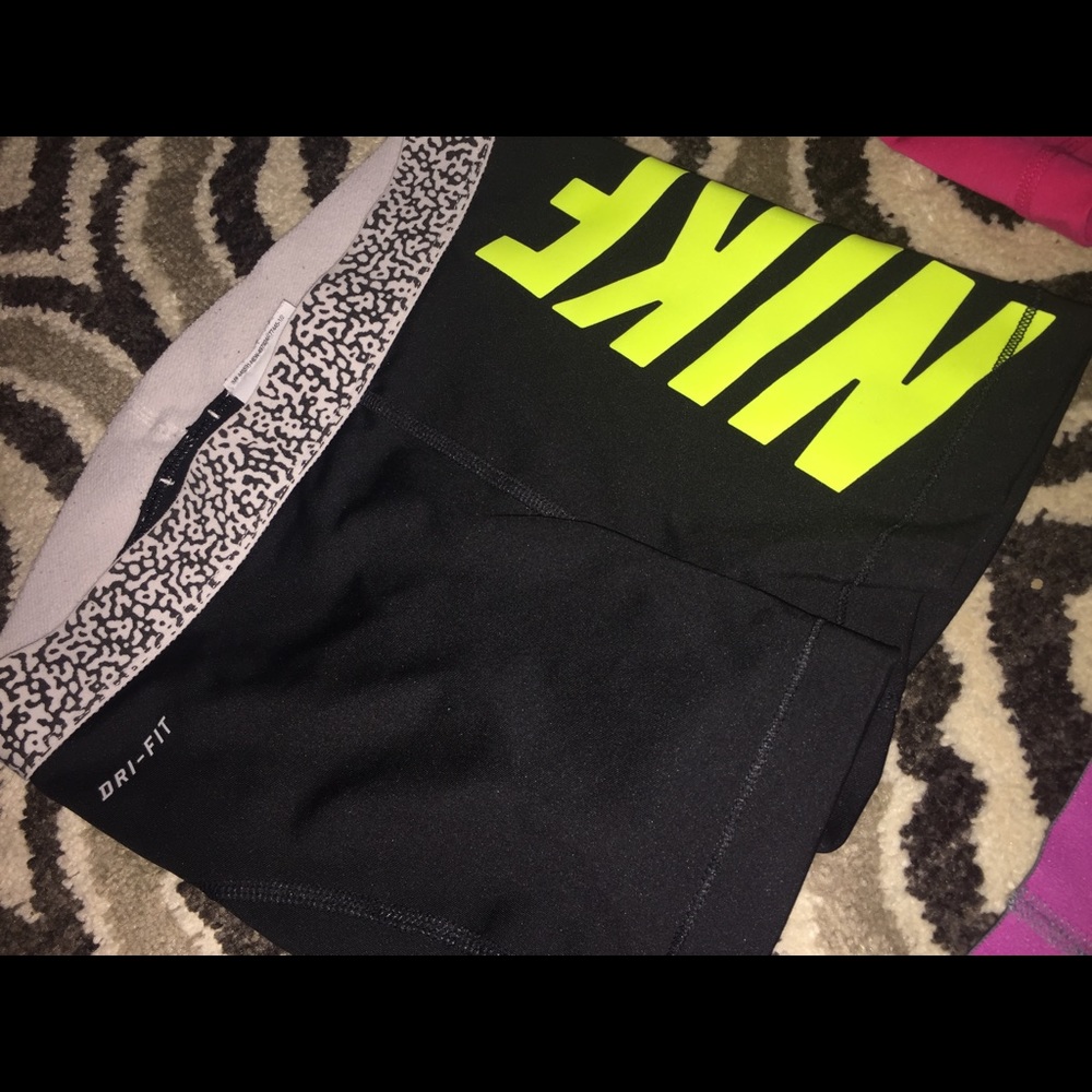 Nike pro