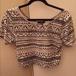 Women's Tribal print crop too size L