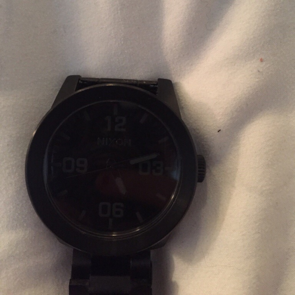 Nixon watch black
