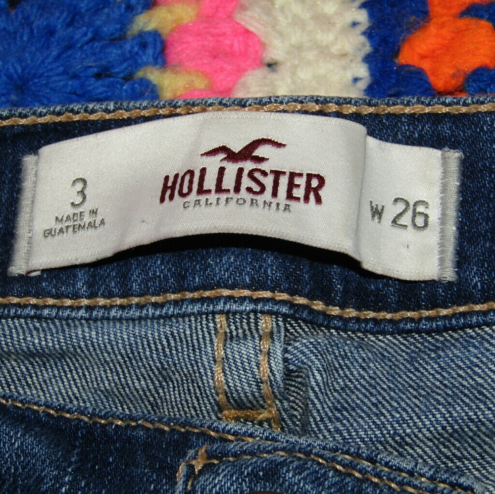 HOLLISTER Shorts - Picture 2 of 3
