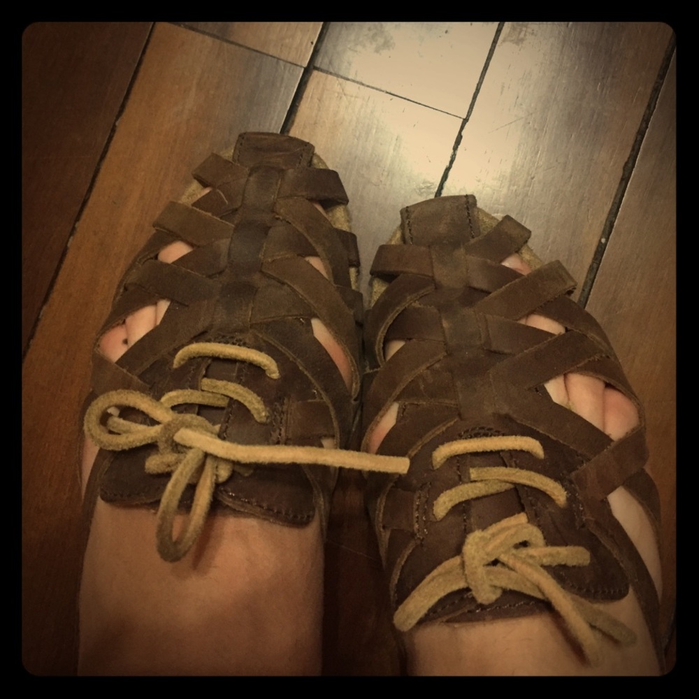 LIMITED TIME ⏳ Caterpillar Leather Sandals