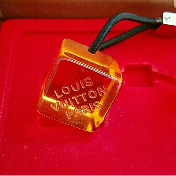Authentic Louis Vuitton cube hair tie - Picture 2 of 4