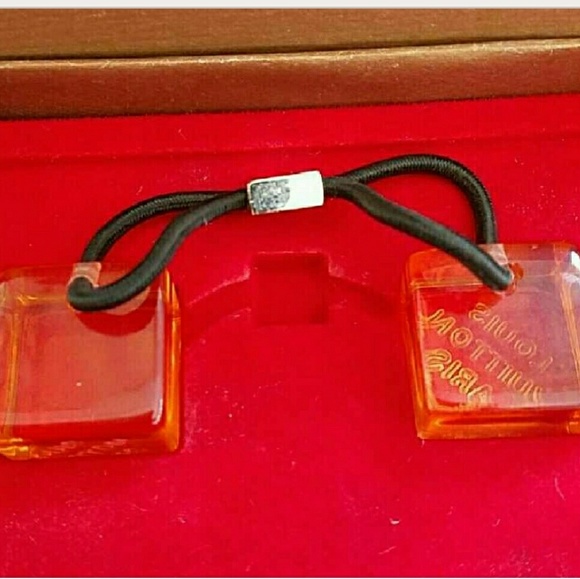 Authentic Louis Vuitton cube hair tie - Picture 3 of 4