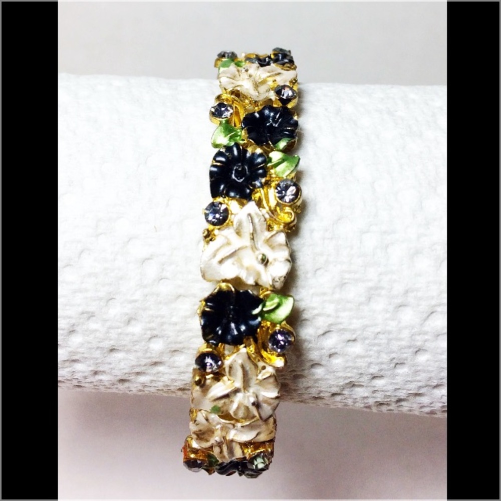 Vintage Gold-tone Bracelet White & Black Flowers - Picture 3 of 4