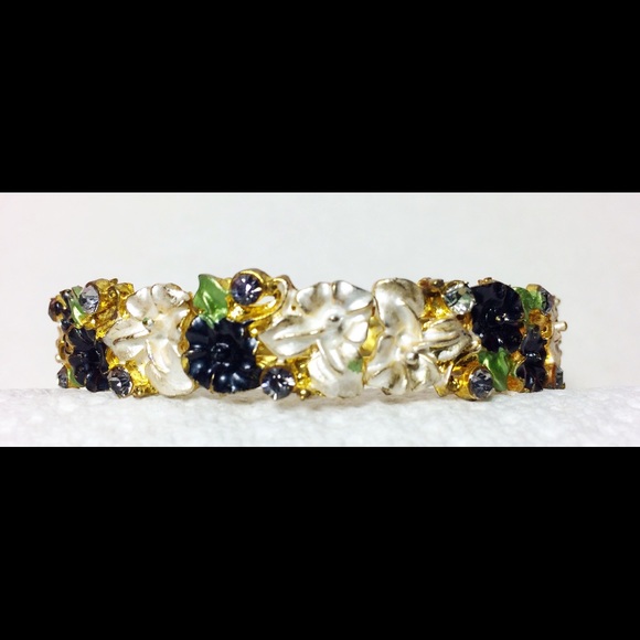 Vintage Gold-tone Bracelet White & Black Flowers - Picture 2 of 4