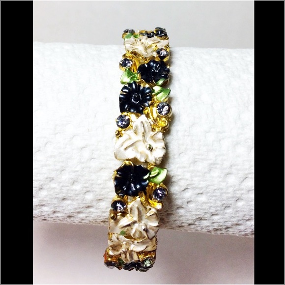 Vintage Gold-tone Bracelet White & Black Flowers - Picture 3 of 4