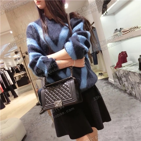 Sweater - Picture 4 of 4