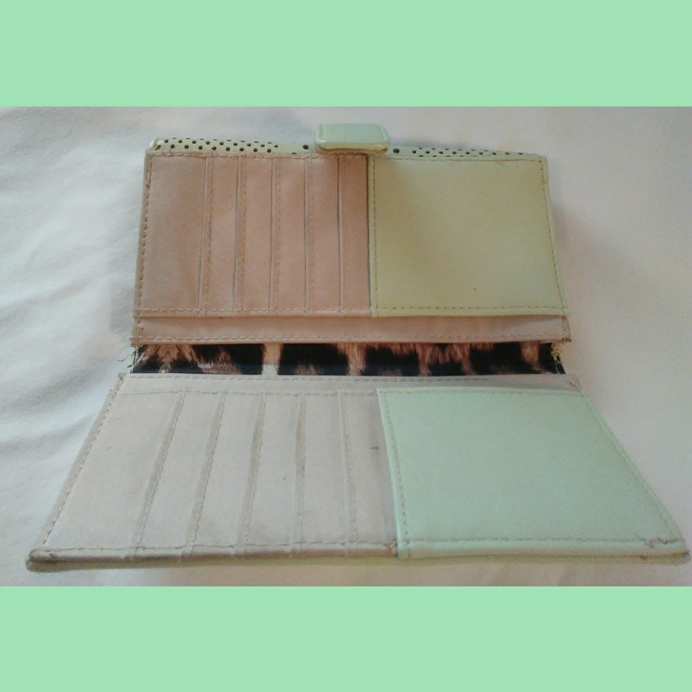 Jessica Simpson Spring Wallet~NWOTs - Picture 3 of 6