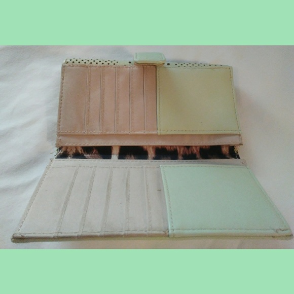 Jessica Simpson Spring Wallet~NWOTs - Picture 3 of 6