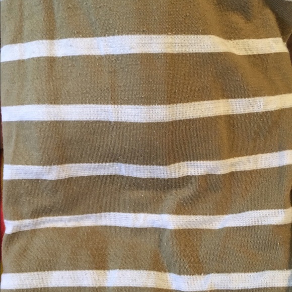 Beige and White Top - Picture 2 of 4