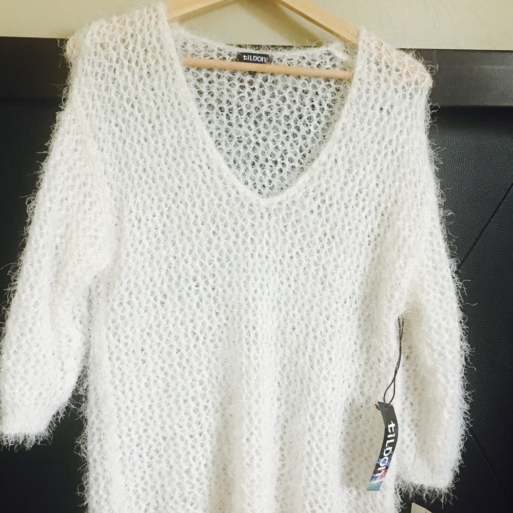 NWT Women's white sweater