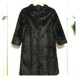 Ted Baker Jackets & Coats - Faux fur Ted Baker hunter green elegant coat Ted Baker Jackets & Coats - Faux fur Ted Baker hunter green elegant coat