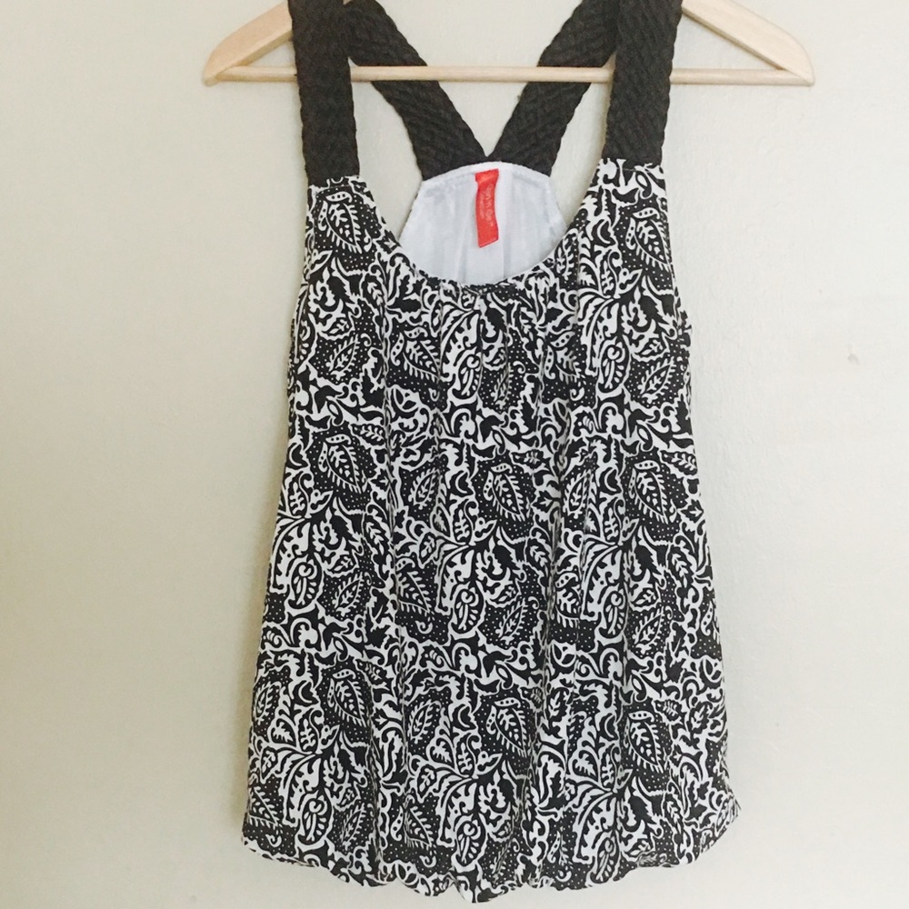 Black printed top