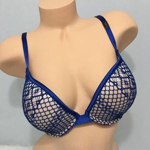 Victoria Secret very sexy push up Bra 34DD !!  New